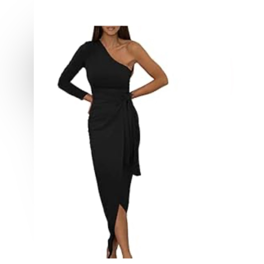 Elegant Black One-Shoulder Dress